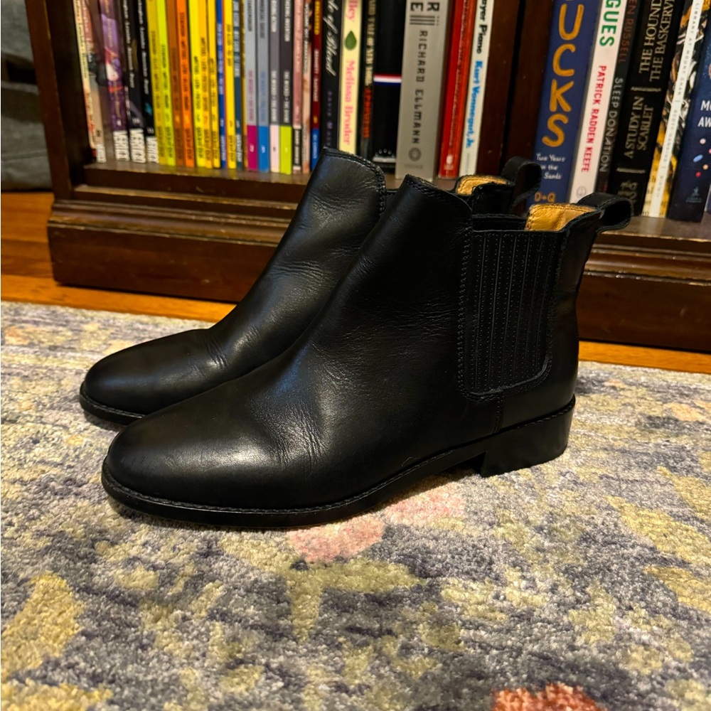 Madewell Real Leather Chelsea Boots!